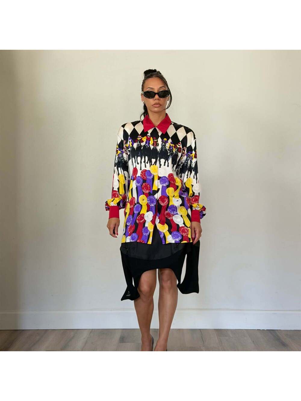 Escada - Picture 3 of 9